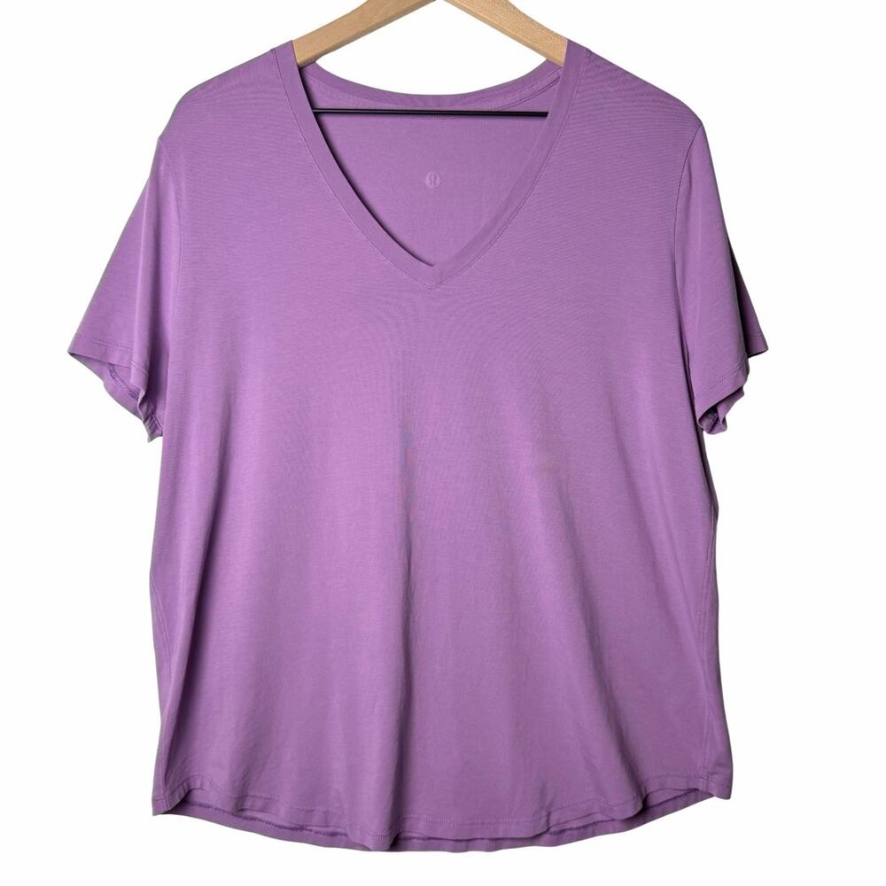 Lululemon Love V-Neck T-Shirt Top Short Sleeve G Purple Women's size 12/14
